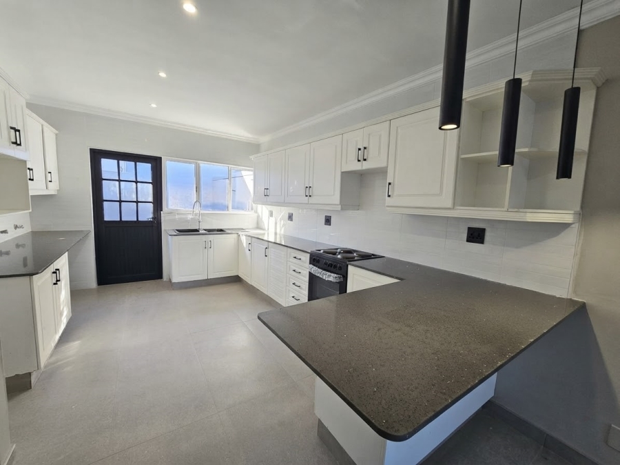 To Let 4 Bedroom Property for Rent in Beverley Hills Estate KwaZulu-Natal
