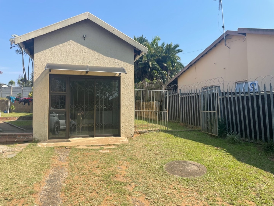 3 Bedroom Property for Sale in Athlone Park KwaZulu-Natal