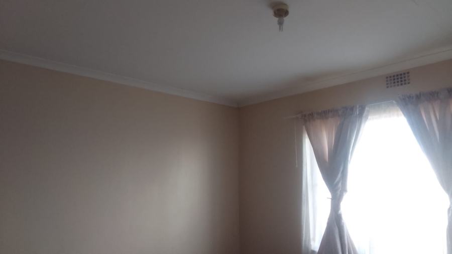 3 Bedroom Property for Sale in Mazakhele KwaZulu-Natal