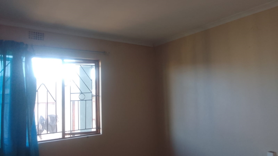 3 Bedroom Property for Sale in Mazakhele KwaZulu-Natal