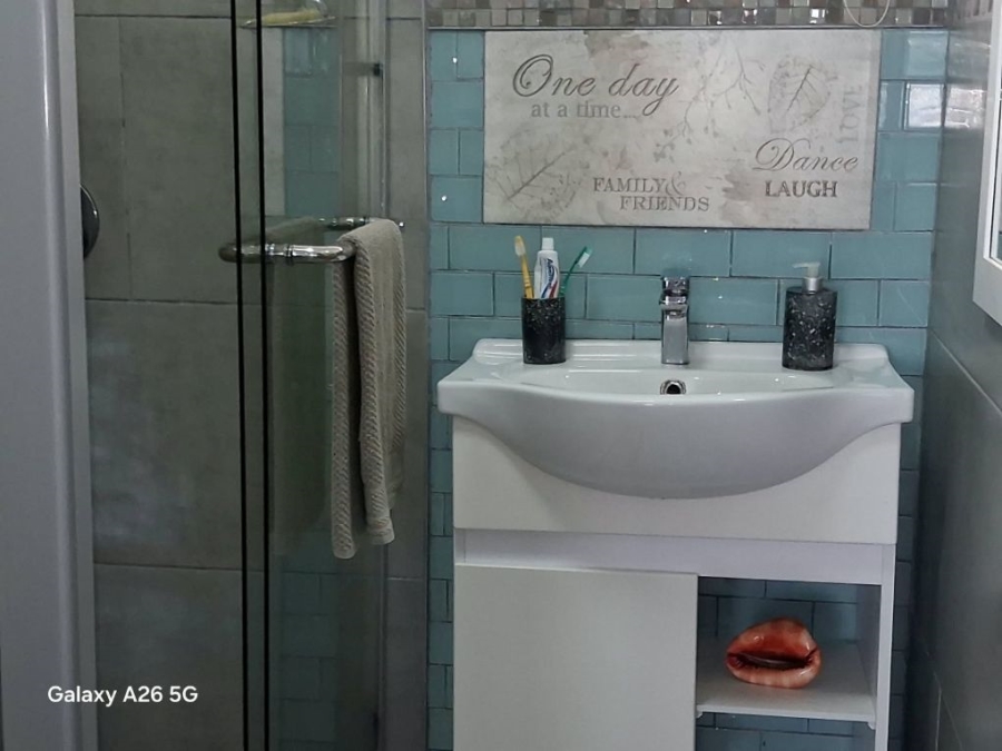 2 Bedroom Property for Sale in Umtentweni KwaZulu-Natal