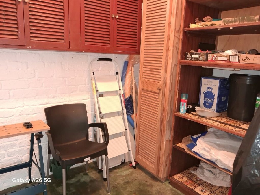 2 Bedroom Property for Sale in Umtentweni KwaZulu-Natal