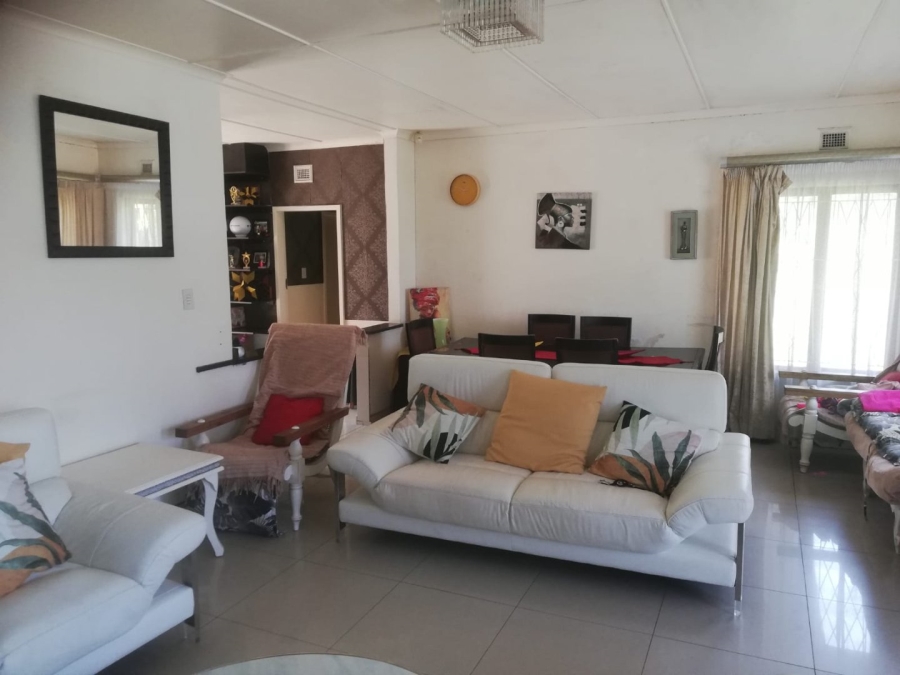 5 Bedroom Property for Sale in Margate KwaZulu-Natal