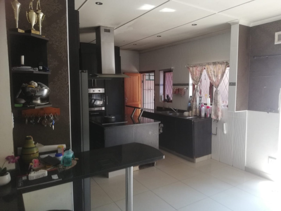 5 Bedroom Property for Sale in Margate KwaZulu-Natal