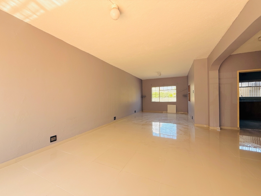 To Let 3 Bedroom Property for Rent in Huttenheights KwaZulu-Natal