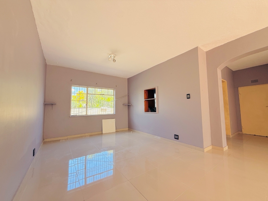 To Let 3 Bedroom Property for Rent in Huttenheights KwaZulu-Natal
