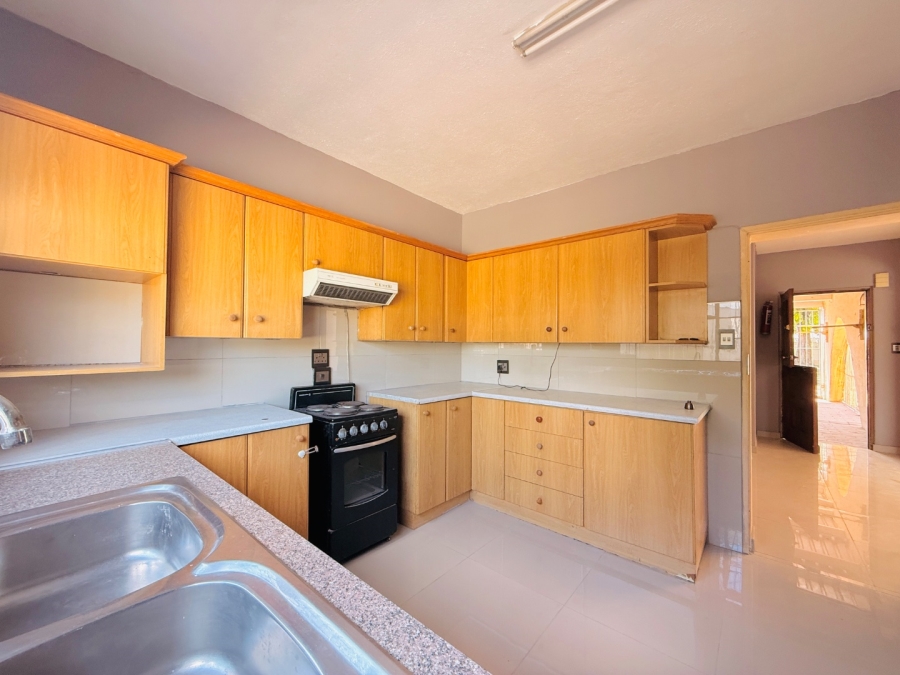 To Let 3 Bedroom Property for Rent in Huttenheights KwaZulu-Natal