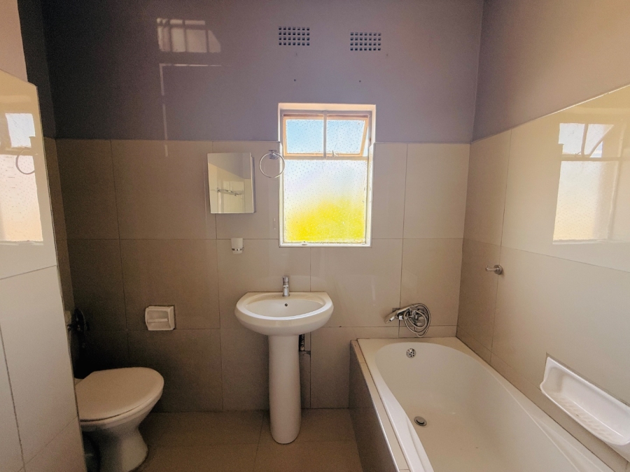 To Let 3 Bedroom Property for Rent in Huttenheights KwaZulu-Natal