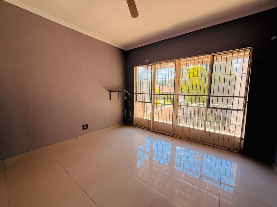 To Let 3 Bedroom Property for Rent in Huttenheights KwaZulu-Natal