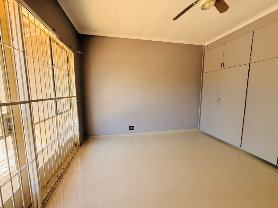 To Let 3 Bedroom Property for Rent in Huttenheights KwaZulu-Natal