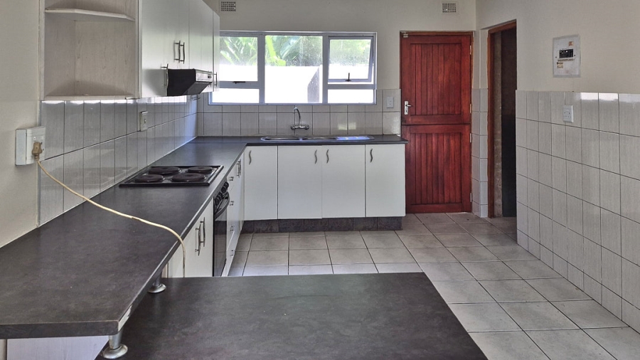 4 Bedroom Property for Sale in Uvongo KwaZulu-Natal