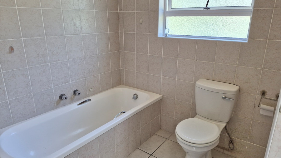 4 Bedroom Property for Sale in Uvongo KwaZulu-Natal