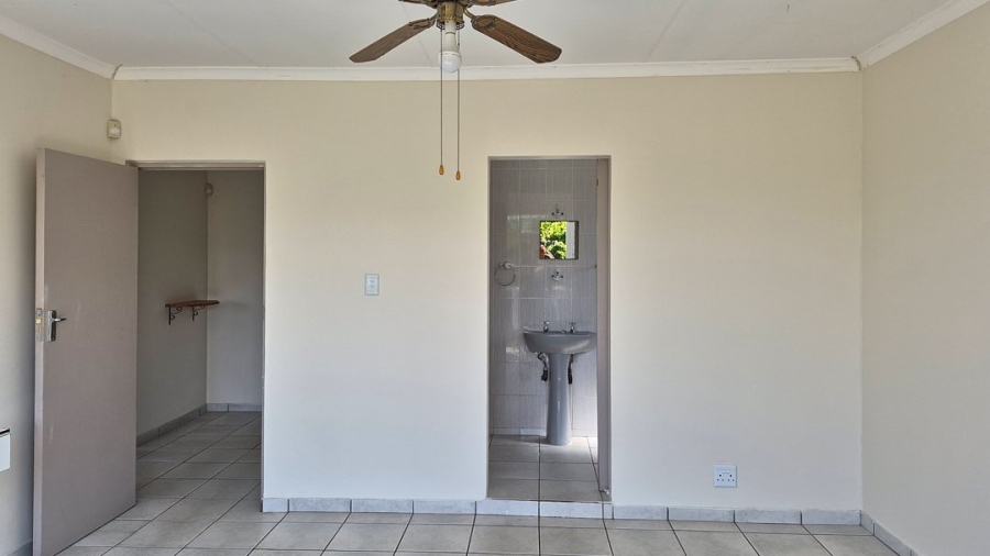 4 Bedroom Property for Sale in Uvongo KwaZulu-Natal