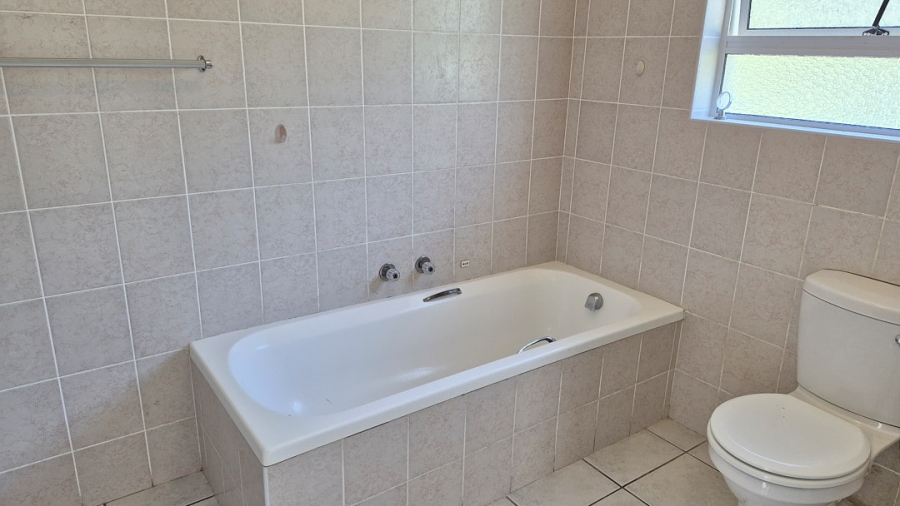 4 Bedroom Property for Sale in Uvongo KwaZulu-Natal