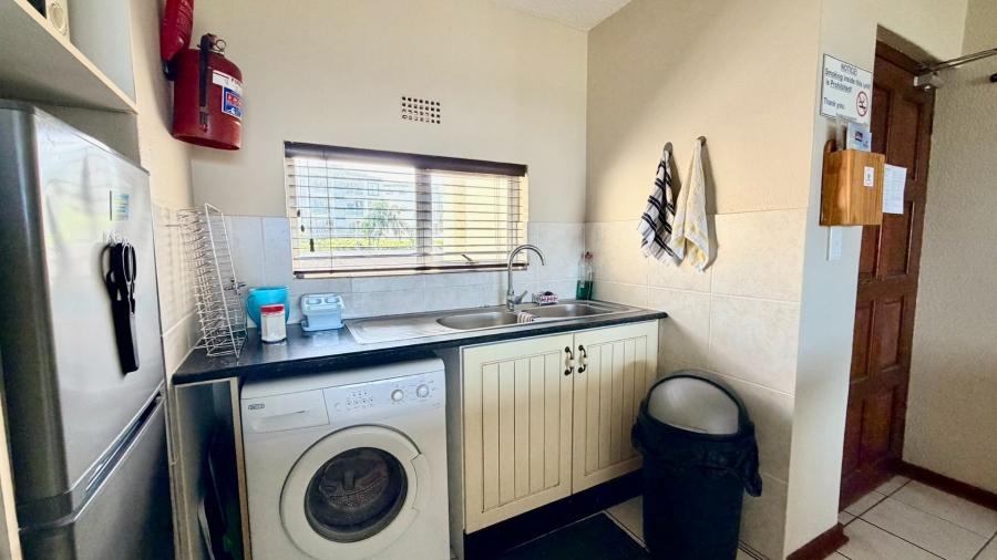 2 Bedroom Property for Sale in Uvongo KwaZulu-Natal