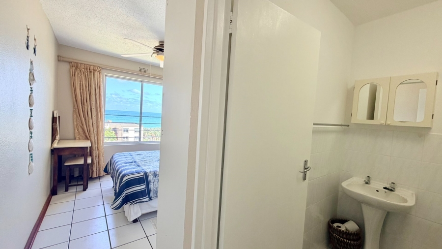 2 Bedroom Property for Sale in Uvongo KwaZulu-Natal