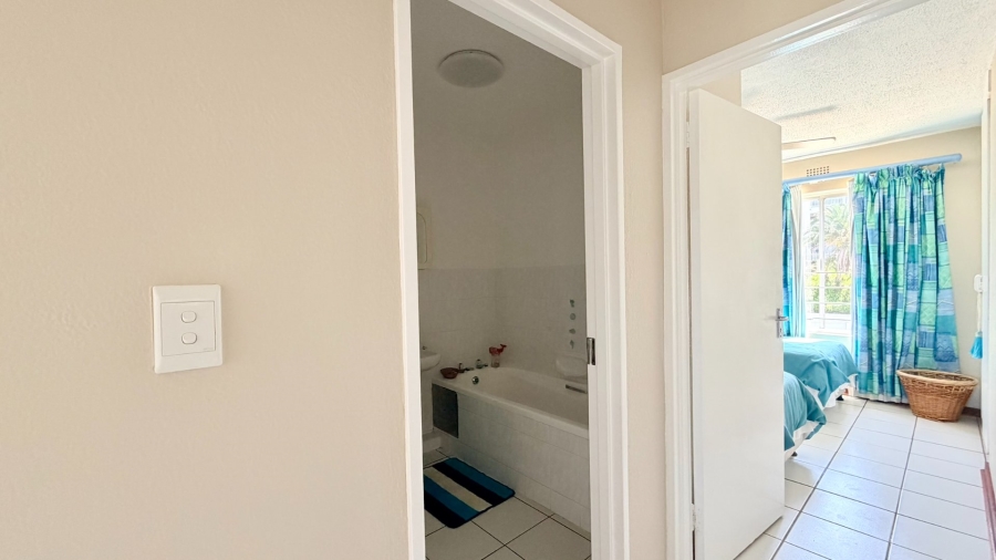 2 Bedroom Property for Sale in Uvongo KwaZulu-Natal
