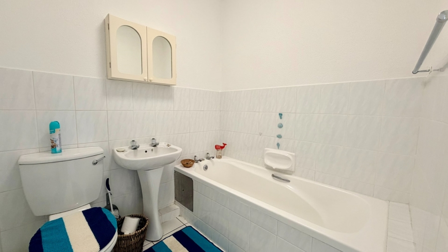 2 Bedroom Property for Sale in Uvongo KwaZulu-Natal