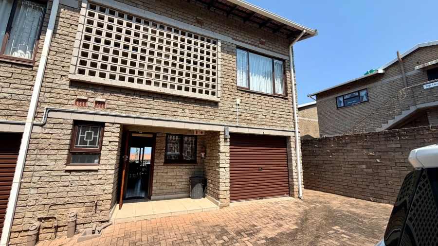 3 Bedroom Property for Sale in Uvongo KwaZulu-Natal