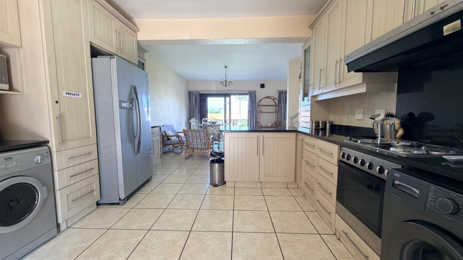 3 Bedroom Property for Sale in Uvongo KwaZulu-Natal