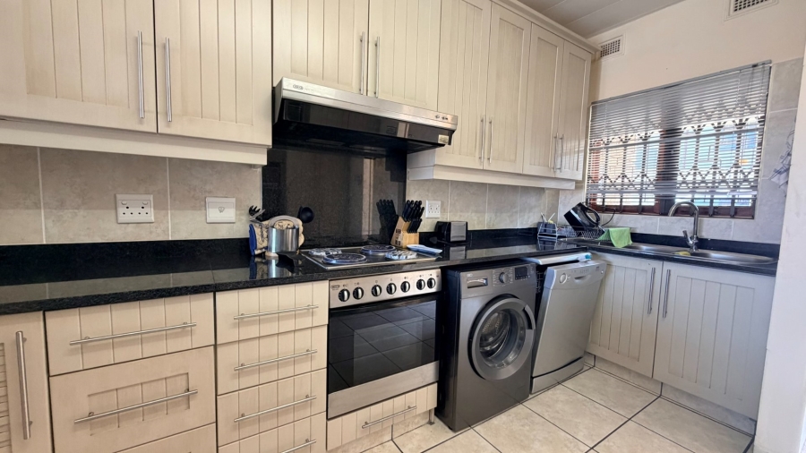 3 Bedroom Property for Sale in Uvongo KwaZulu-Natal