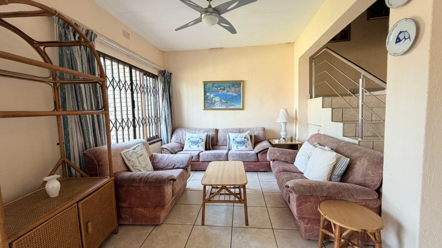 3 Bedroom Property for Sale in Uvongo KwaZulu-Natal