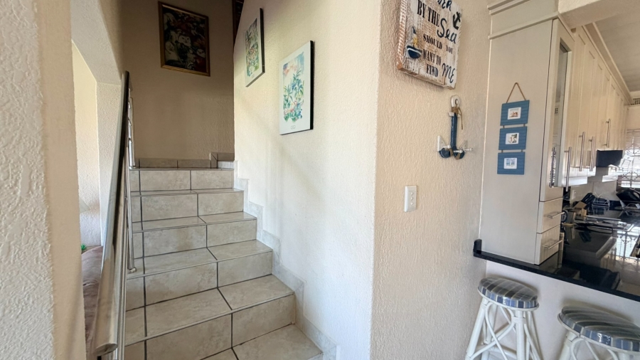3 Bedroom Property for Sale in Uvongo KwaZulu-Natal