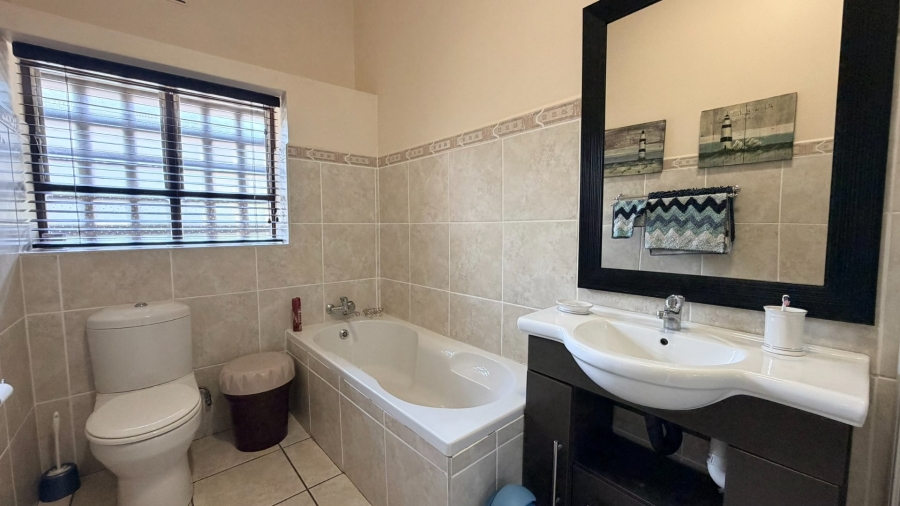 3 Bedroom Property for Sale in Uvongo KwaZulu-Natal