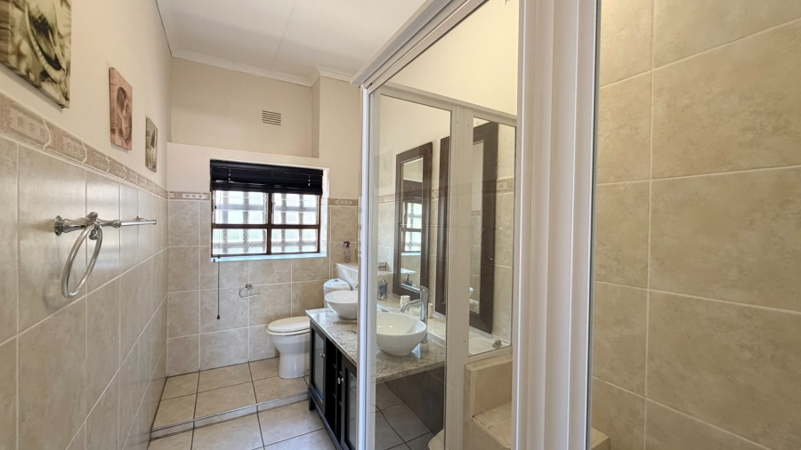 3 Bedroom Property for Sale in Uvongo KwaZulu-Natal