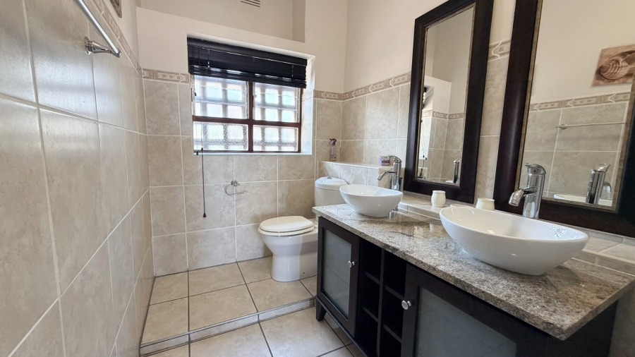 3 Bedroom Property for Sale in Uvongo KwaZulu-Natal