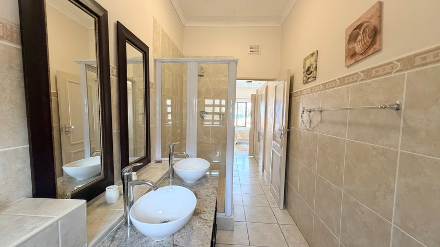 3 Bedroom Property for Sale in Uvongo KwaZulu-Natal