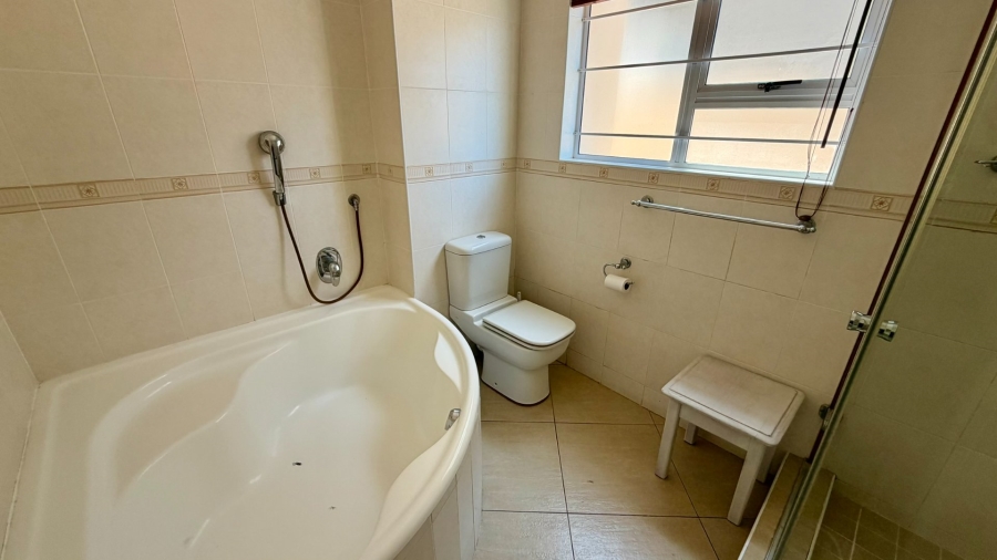 3 Bedroom Property for Sale in Uvongo KwaZulu-Natal