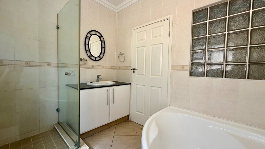 3 Bedroom Property for Sale in Uvongo KwaZulu-Natal