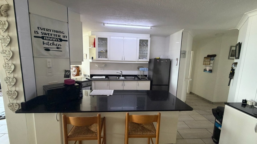 3 Bedroom Property for Sale in Uvongo KwaZulu-Natal