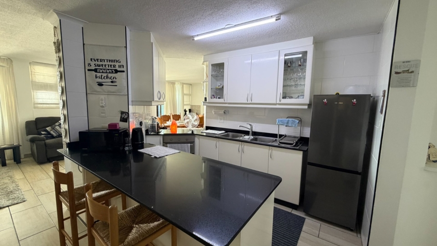 3 Bedroom Property for Sale in Uvongo KwaZulu-Natal