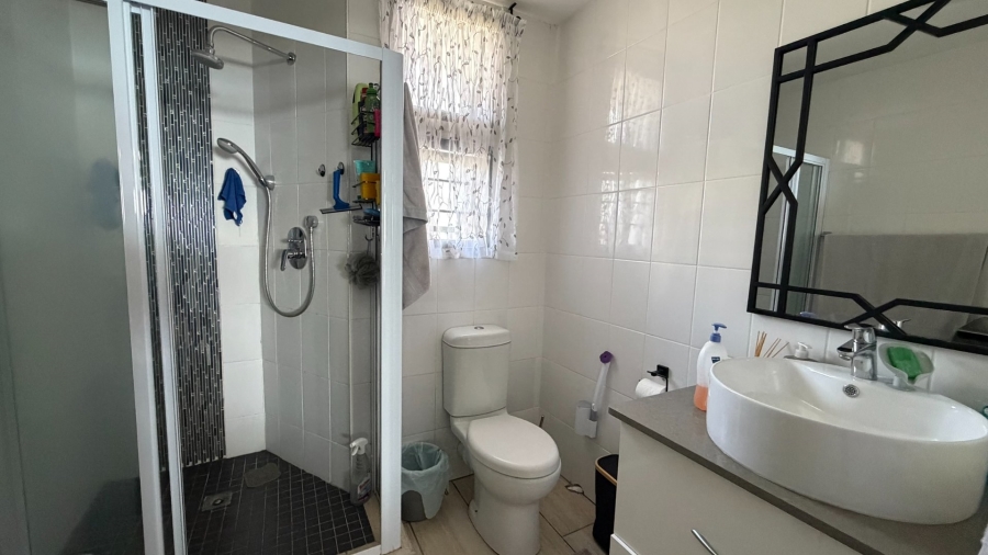 3 Bedroom Property for Sale in Uvongo KwaZulu-Natal