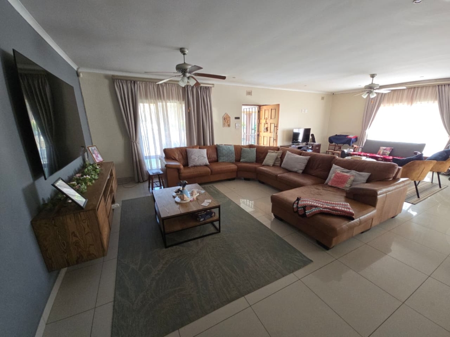 4 Bedroom Property for Sale in St Michaels On Sea KwaZulu-Natal