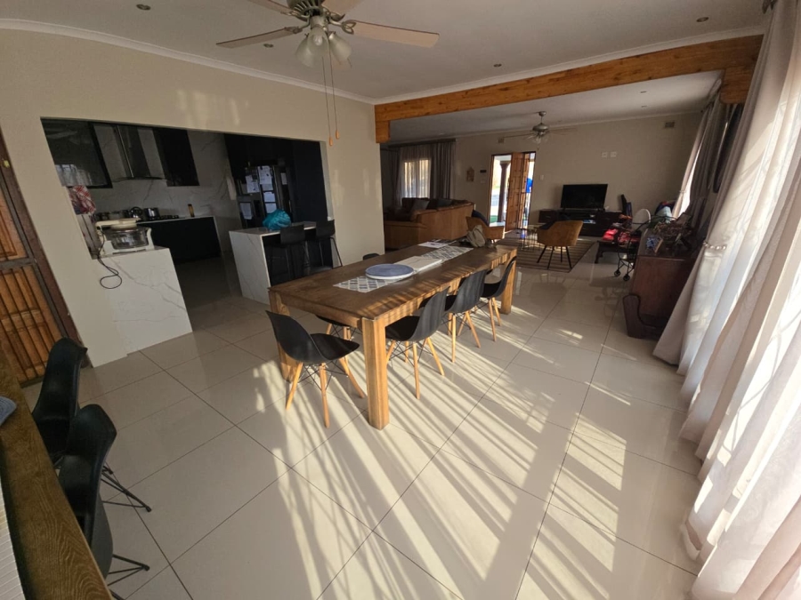 4 Bedroom Property for Sale in St Michaels On Sea KwaZulu-Natal