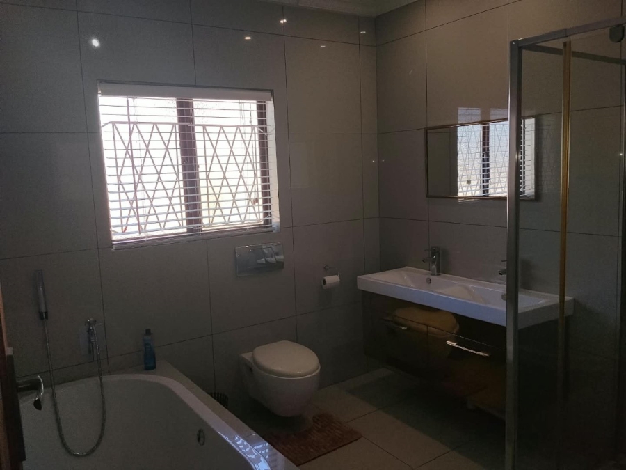 4 Bedroom Property for Sale in St Michaels On Sea KwaZulu-Natal