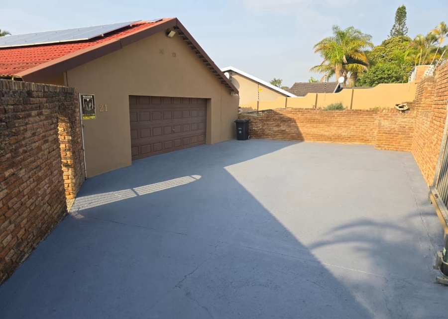 4 Bedroom Property for Sale in St Michaels On Sea KwaZulu-Natal