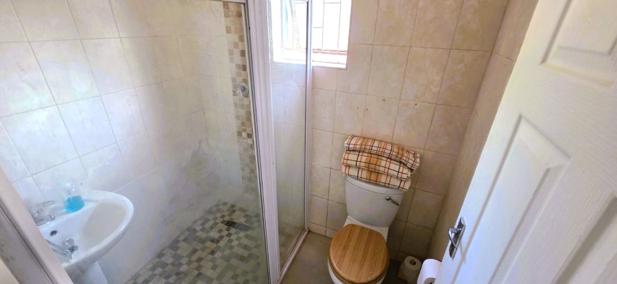 To Let 2 Bedroom Property for Rent in Umtentweni KwaZulu-Natal
