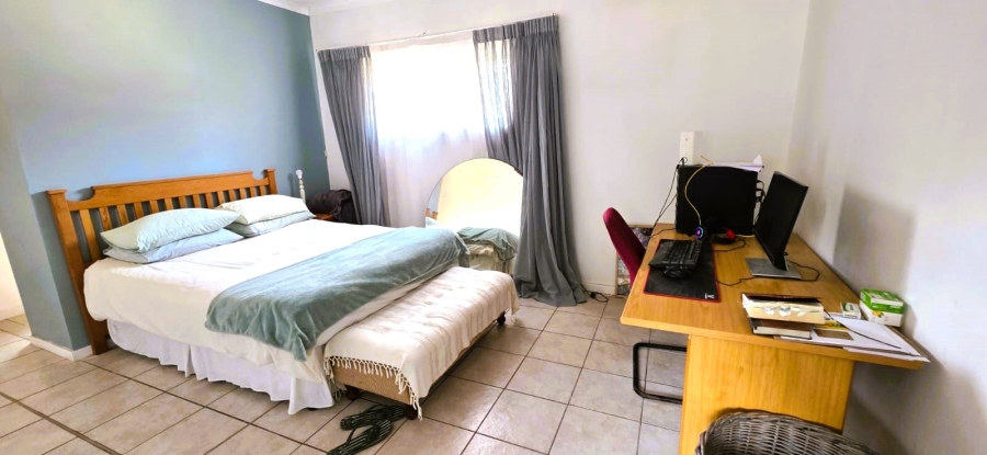 To Let 2 Bedroom Property for Rent in Umtentweni KwaZulu-Natal