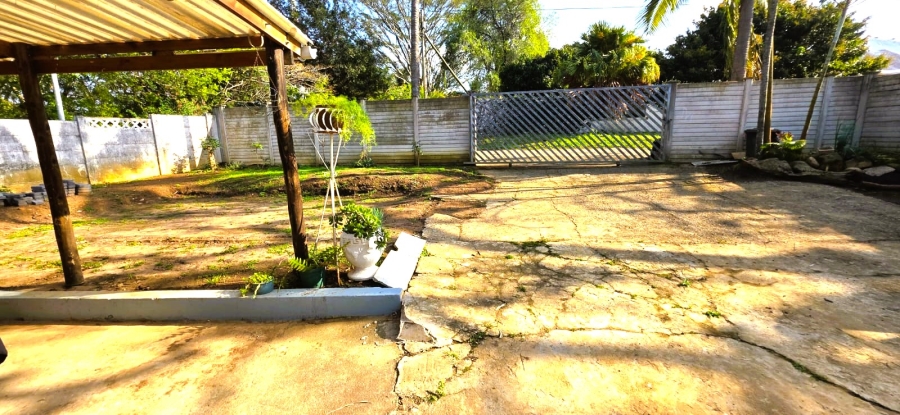 To Let 2 Bedroom Property for Rent in Umtentweni KwaZulu-Natal