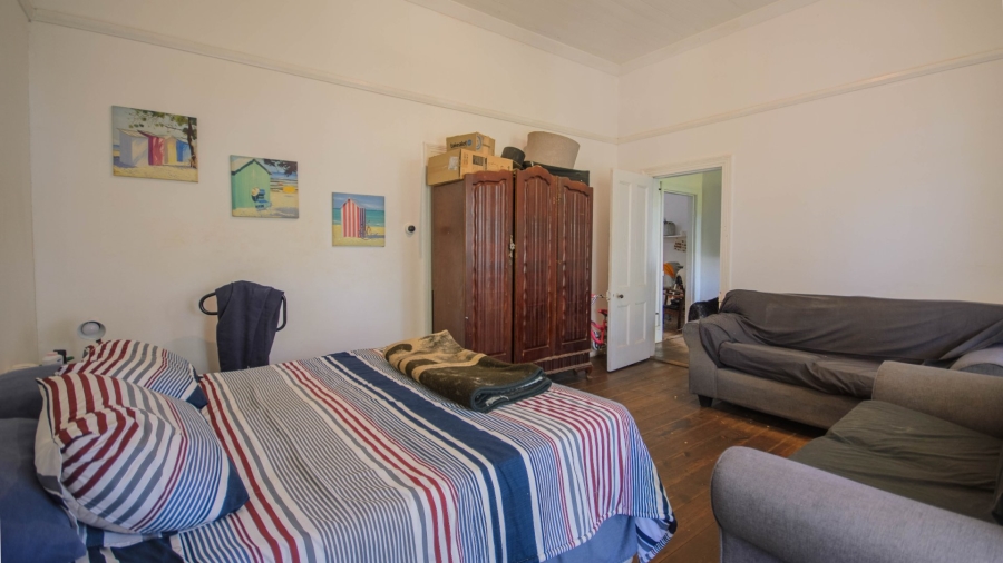 5 Bedroom Property for Sale in Umtentweni KwaZulu-Natal
