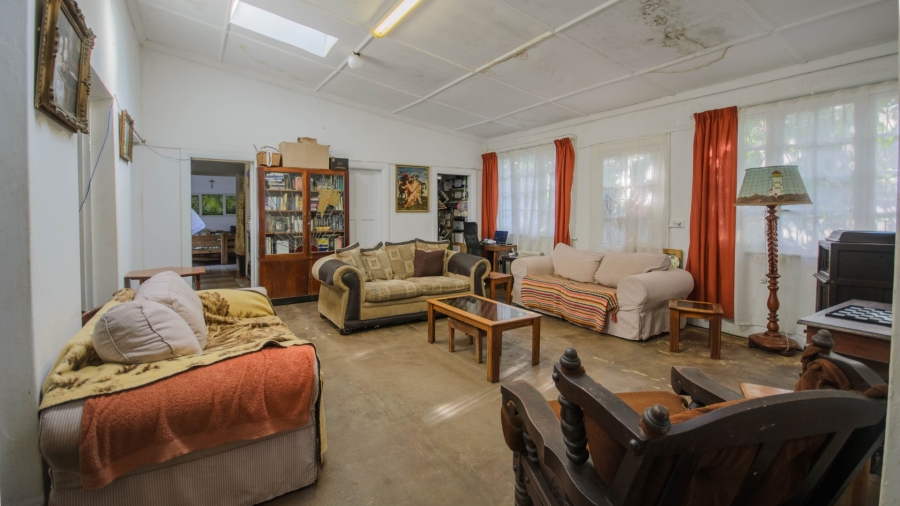 5 Bedroom Property for Sale in Umtentweni KwaZulu-Natal
