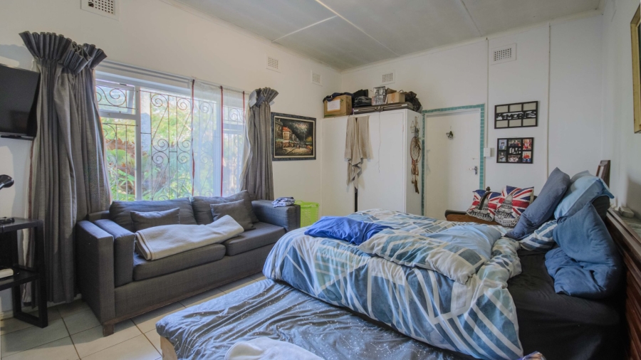 5 Bedroom Property for Sale in Umtentweni KwaZulu-Natal