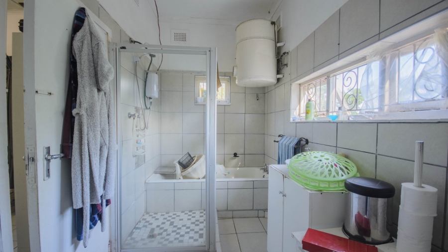 5 Bedroom Property for Sale in Umtentweni KwaZulu-Natal