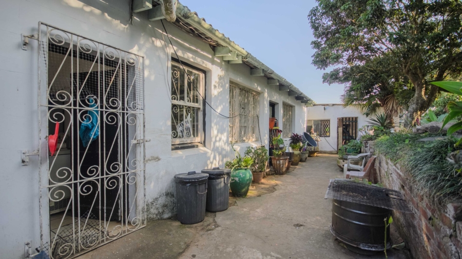 5 Bedroom Property for Sale in Umtentweni KwaZulu-Natal