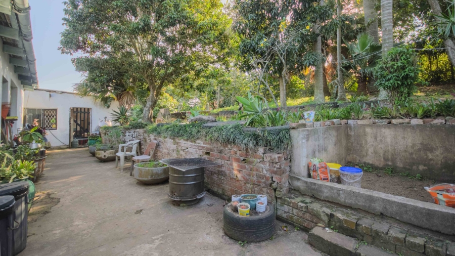 5 Bedroom Property for Sale in Umtentweni KwaZulu-Natal