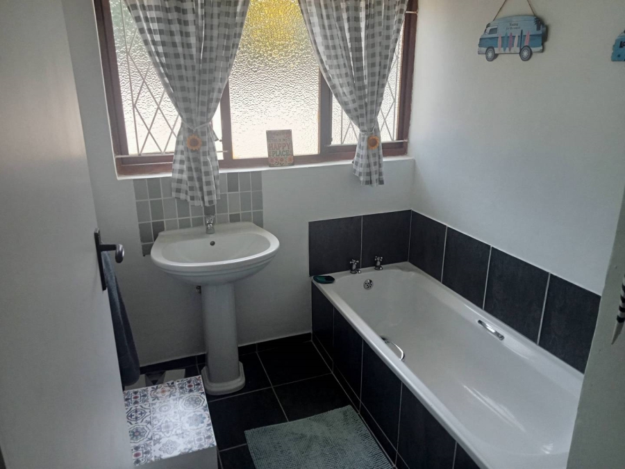 4 Bedroom Property for Sale in Shelly Beach KwaZulu-Natal